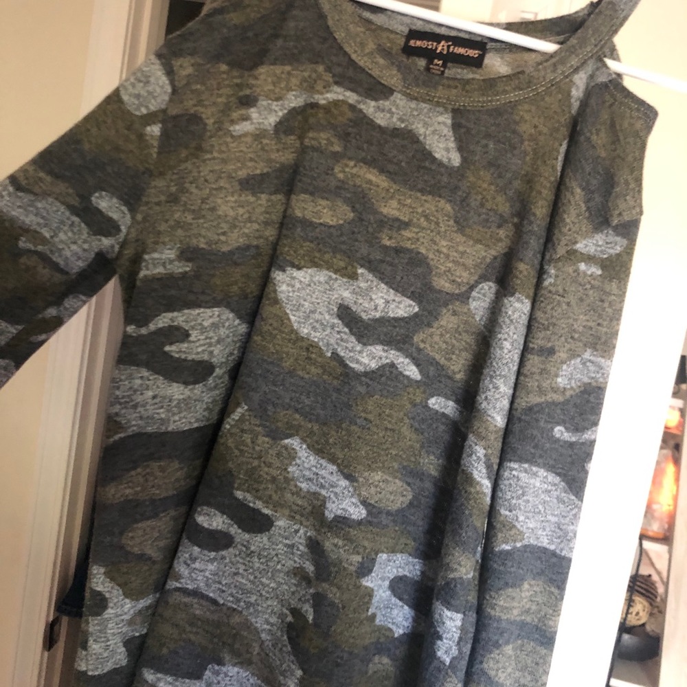 Ladies Camo Top